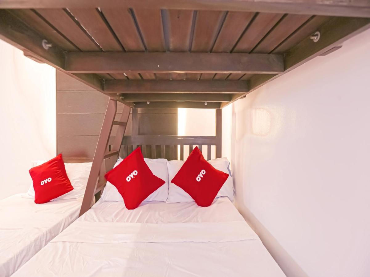 Oyo 759 Royal South Garden Suites Tagaytay City Ngoại thất bức ảnh