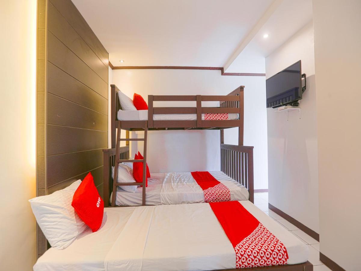 Oyo 759 Royal South Garden Suites Tagaytay City Ngoại thất bức ảnh