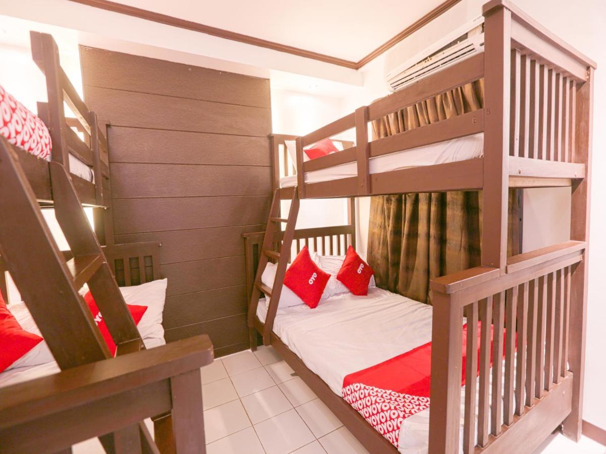 Oyo 759 Royal South Garden Suites Tagaytay City Ngoại thất bức ảnh