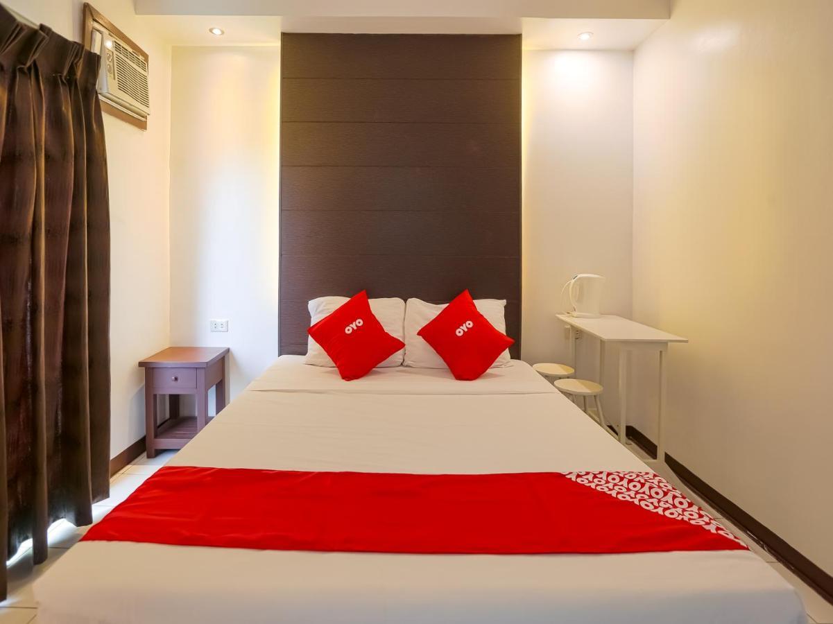 Oyo 759 Royal South Garden Suites Tagaytay City Ngoại thất bức ảnh