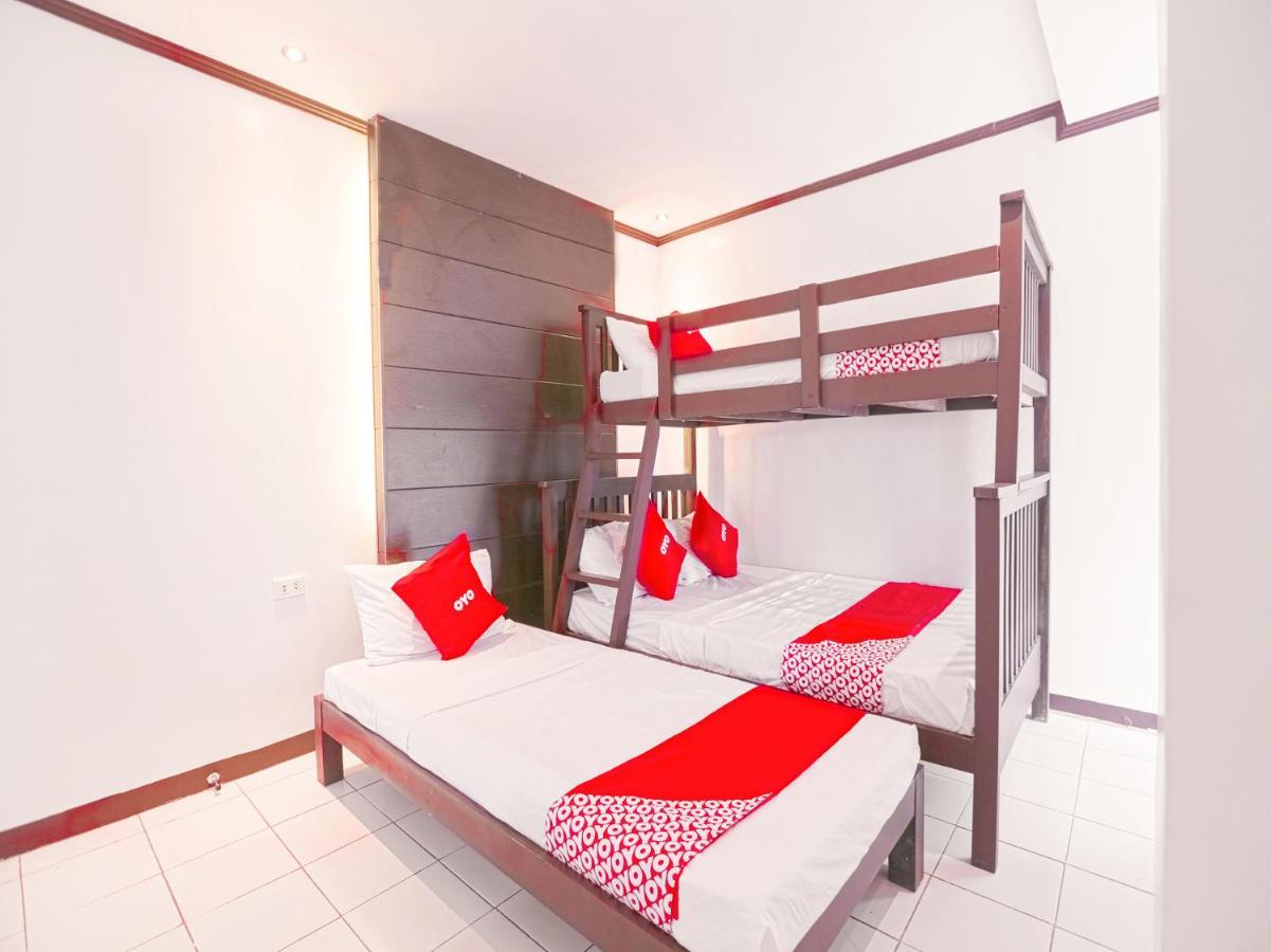 Oyo 759 Royal South Garden Suites Tagaytay City Ngoại thất bức ảnh